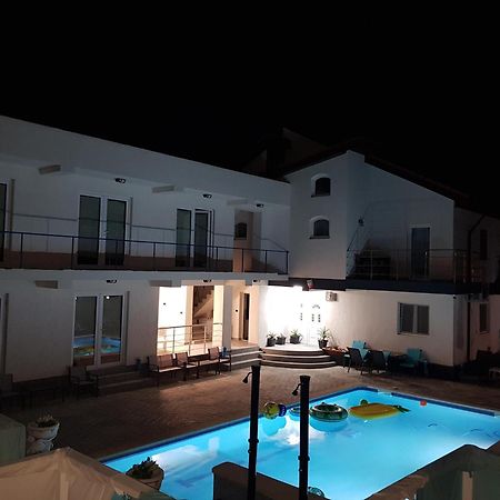 Cool Breeze - Mamaia Nord Hotel นาโวดาริ ภายนอก รูปภาพ