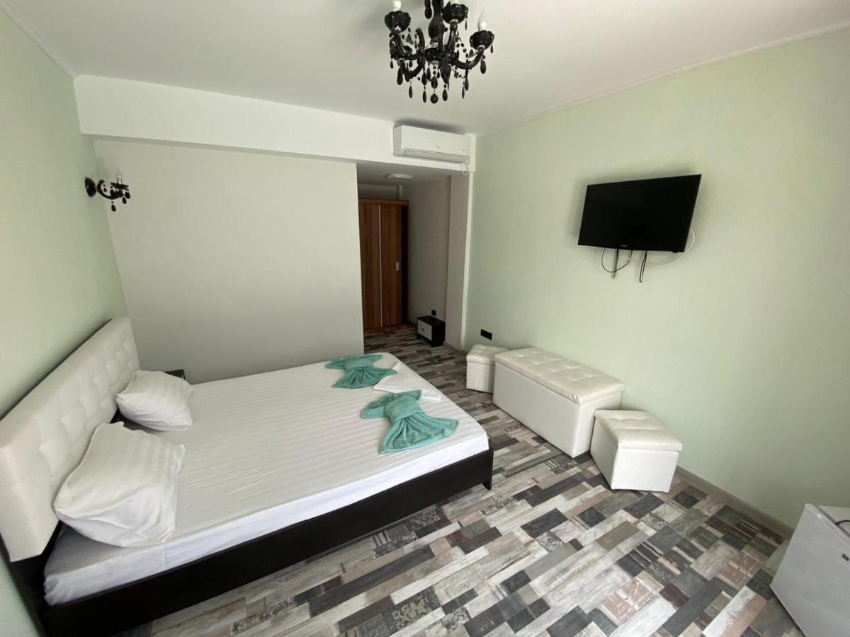 Cool Breeze - Mamaia Nord Hotel นาโวดาริ ภายนอก รูปภาพ