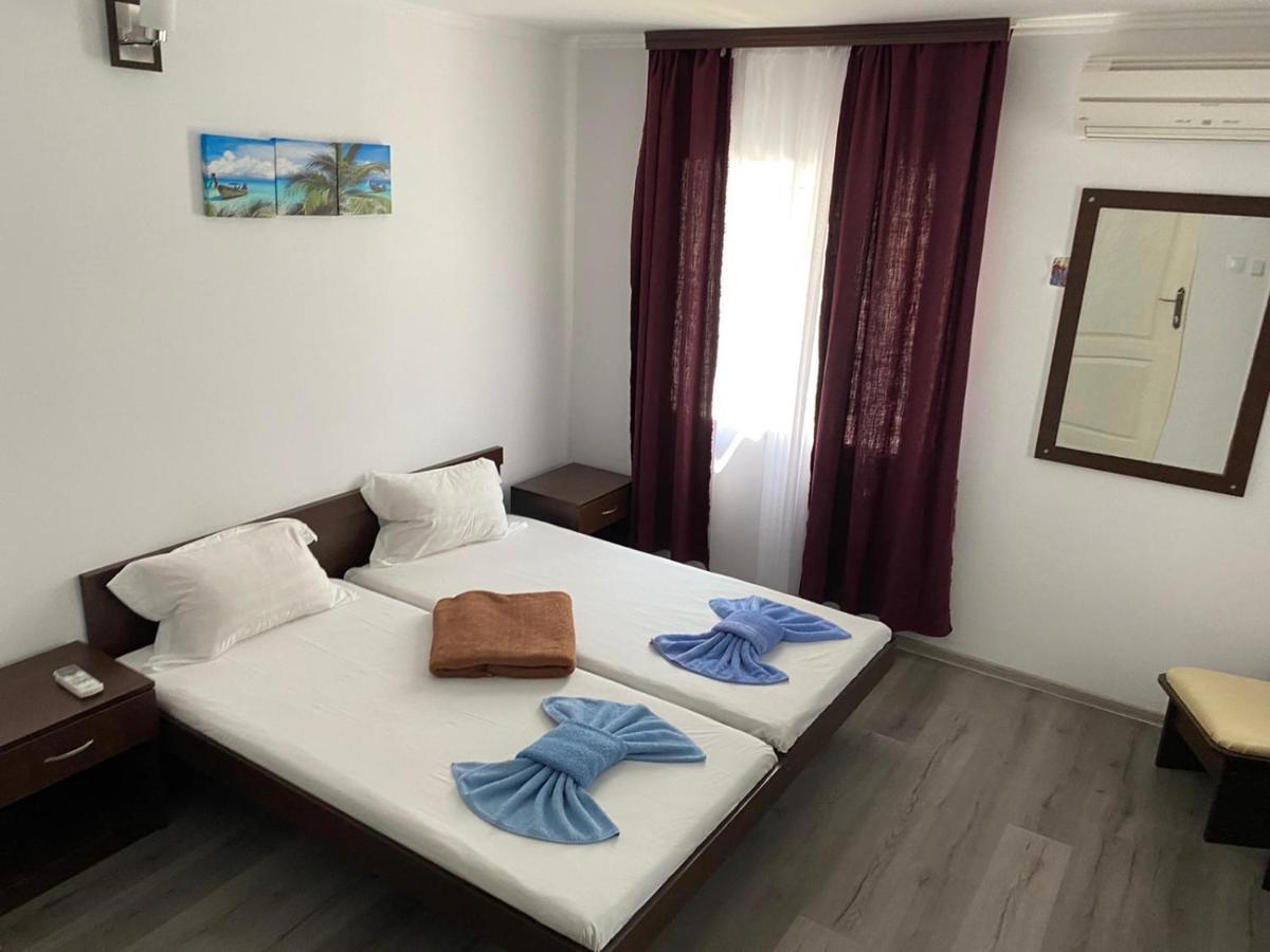 Cool Breeze - Mamaia Nord Hotel นาโวดาริ ภายนอก รูปภาพ