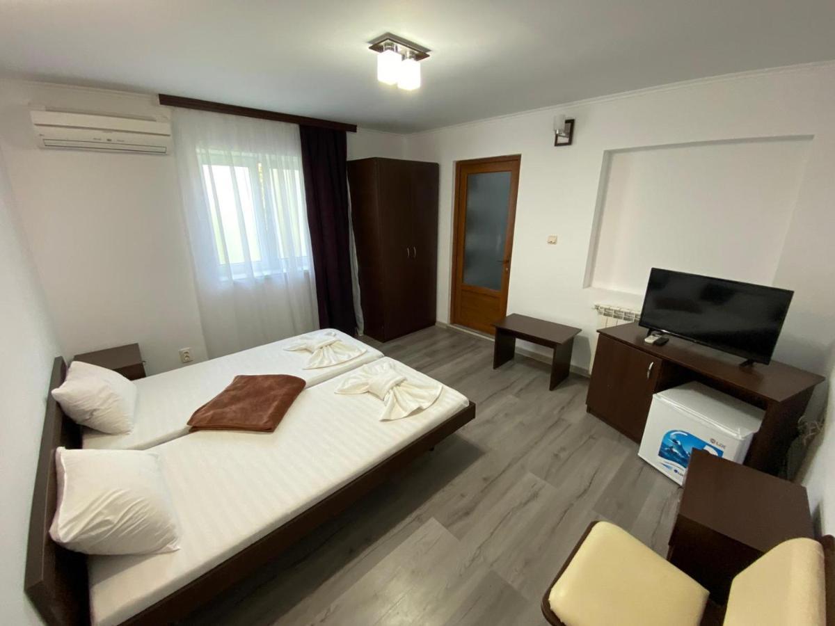 Cool Breeze - Mamaia Nord Hotel นาโวดาริ ภายนอก รูปภาพ