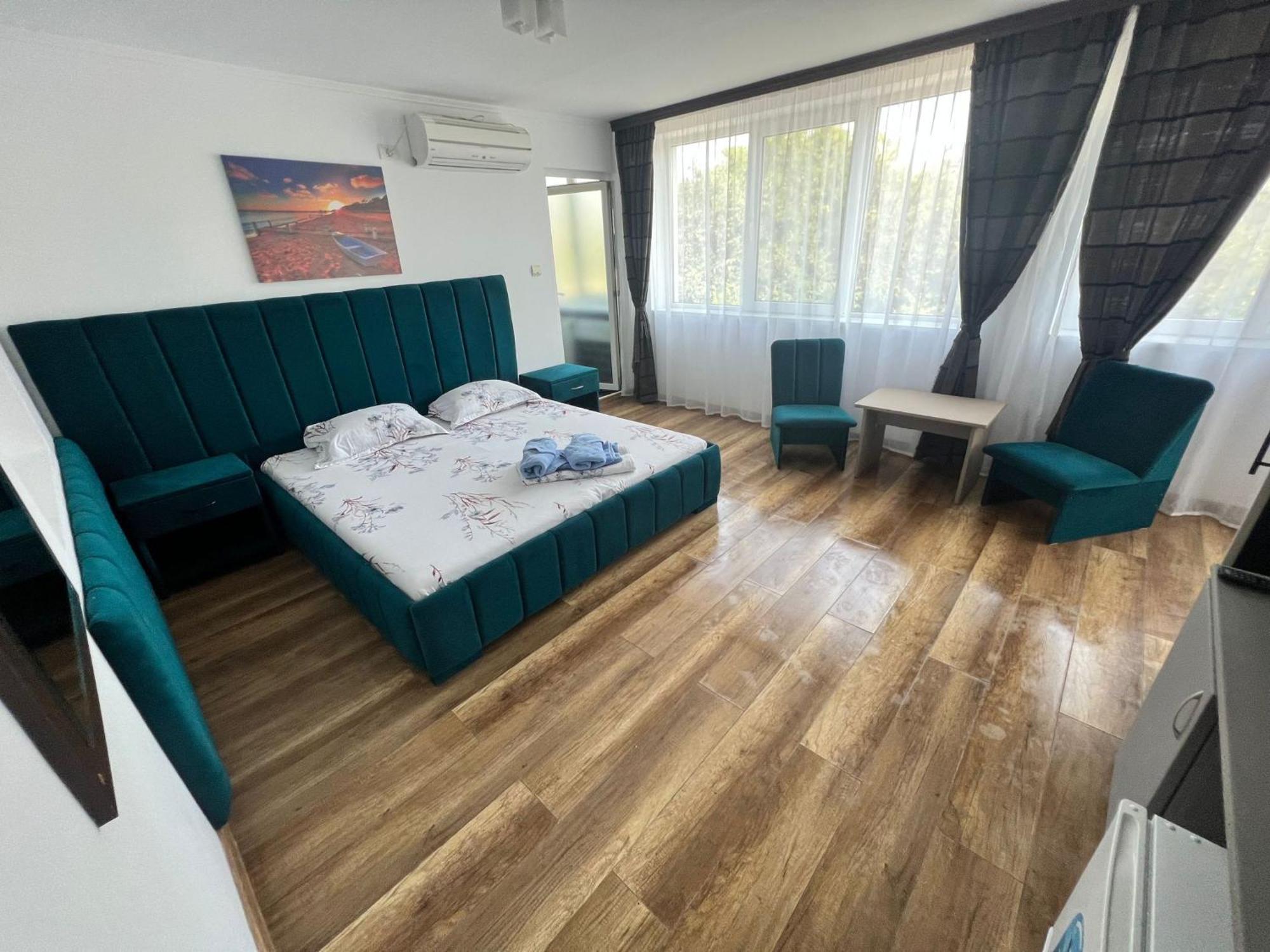 Cool Breeze - Mamaia Nord Hotel นาโวดาริ ภายนอก รูปภาพ