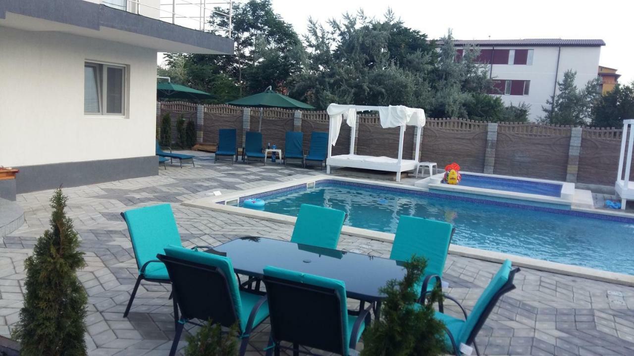 Cool Breeze - Mamaia Nord Hotel นาโวดาริ ภายนอก รูปภาพ