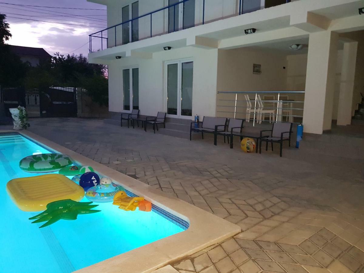 Cool Breeze - Mamaia Nord Hotel นาโวดาริ ภายนอก รูปภาพ