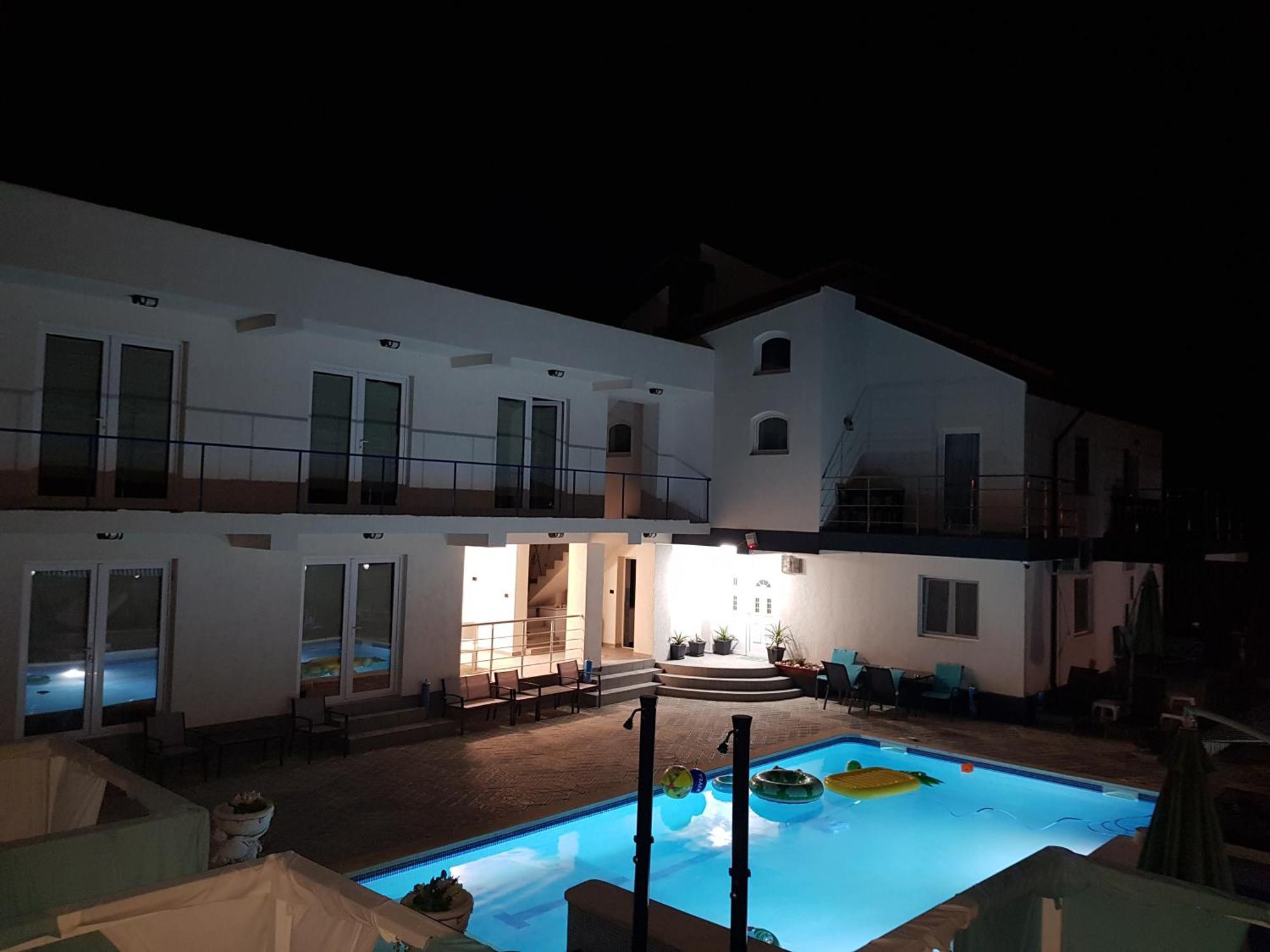 Cool Breeze - Mamaia Nord Hotel นาโวดาริ ภายนอก รูปภาพ