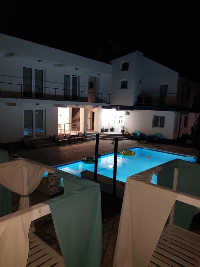Cool Breeze - Mamaia Nord Hotel นาโวดาริ ภายนอก รูปภาพ